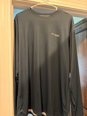 Columbia Men's Long-Sleeve Performance Shirt in Slate Teal